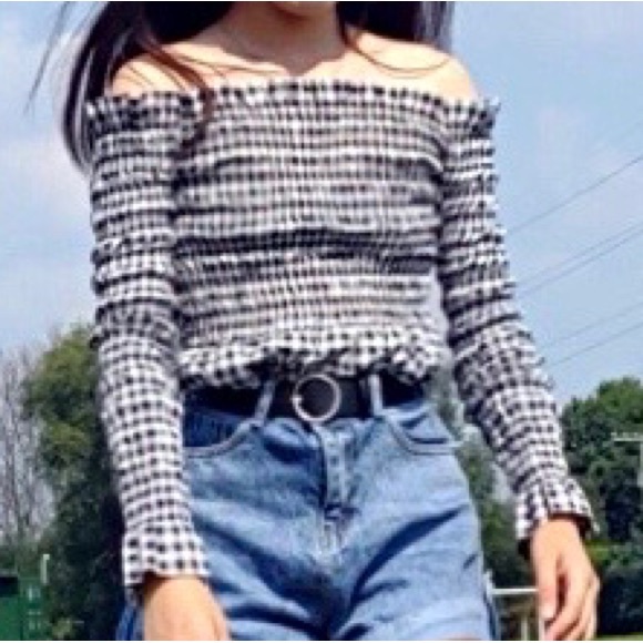 Off shoulder top - Picture 1 of 3